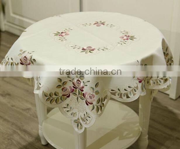 2015 New and unquic style fancy embroidery table cover