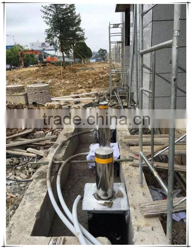 LED light on top traffic rising bollard