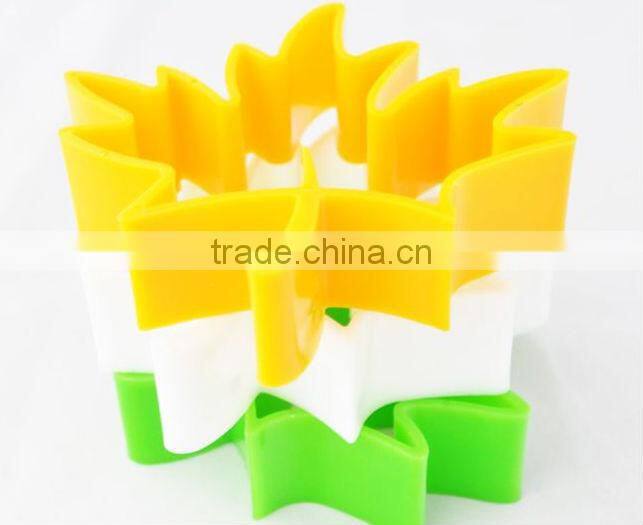 Maple Leaf Designed Chocolate Cake Cookie Biscuit Mold Cutter 3 Random Colors China