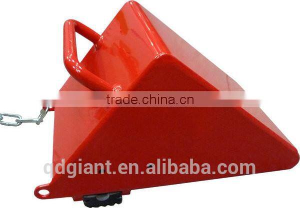 Manual metal wheel chocks