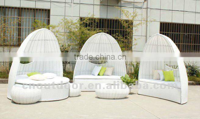 popular rattan outdoor daybeds sun lounger getting