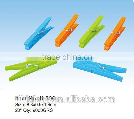 2017 New design Plastic clothes pegs/plastic clothes pegs