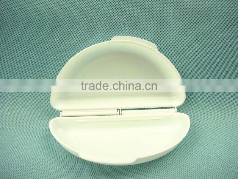 Plastic microwave egg poacher