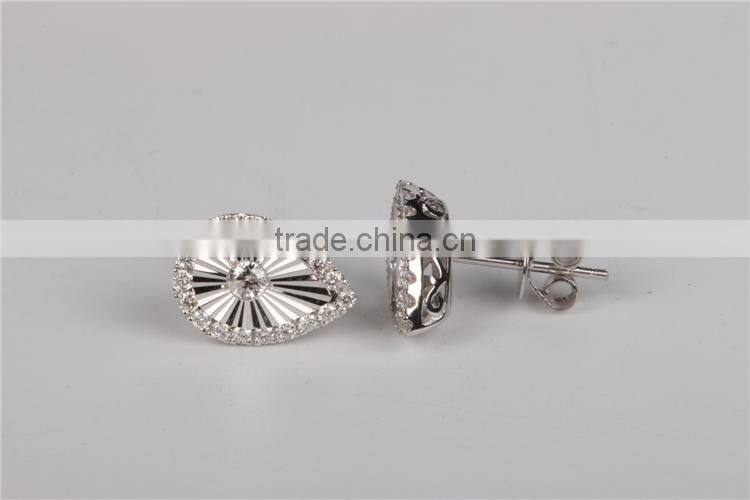 latest design diamond 18 K gold earrings