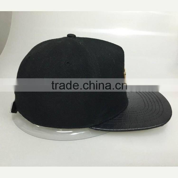 Guangzhou high quality 5 panel PU snake leather brim black customized mental cap