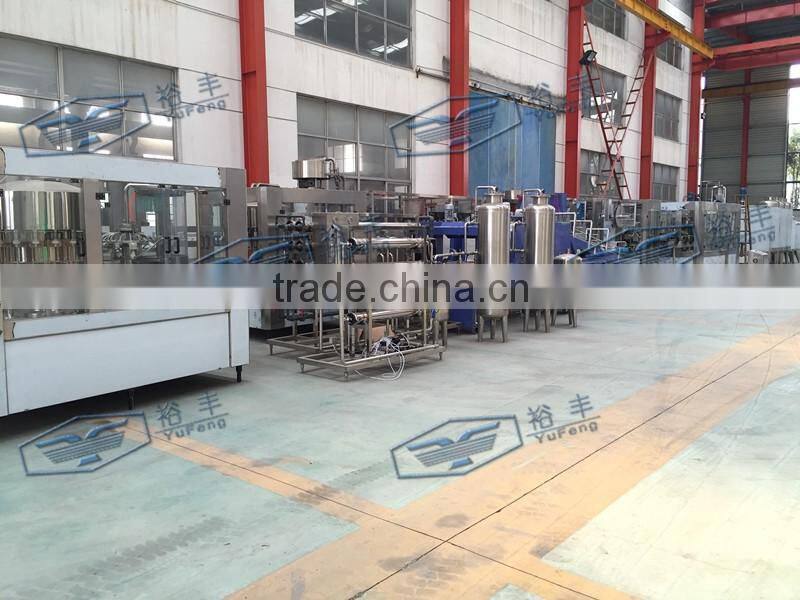 Automatic complete filling line for liquid filling machine