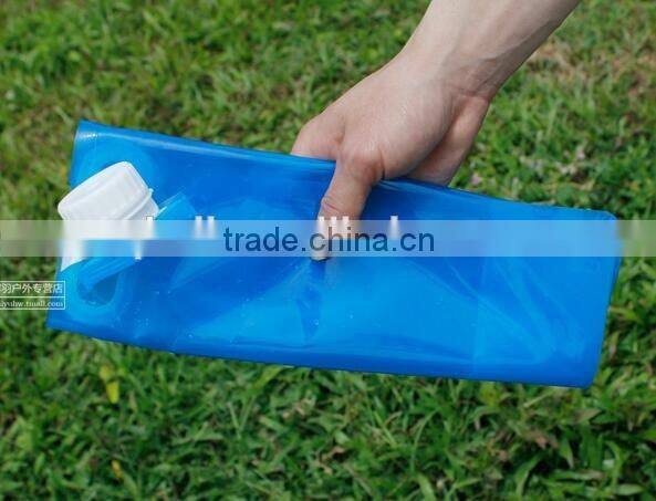 2016 New Design Foldable Waterproof Bottle