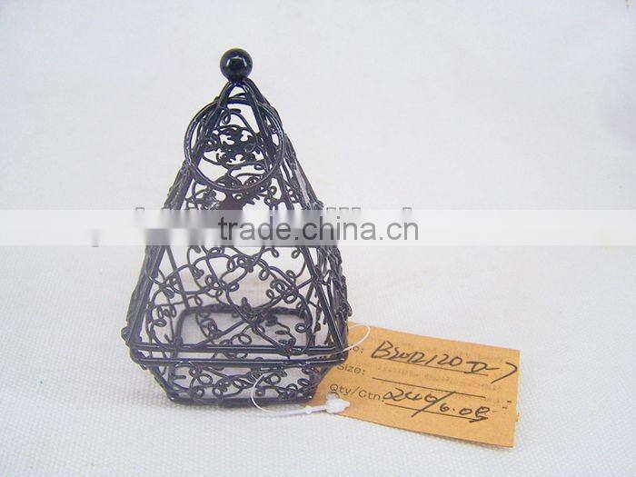 Wire Chocolate gif packaging box with a square base