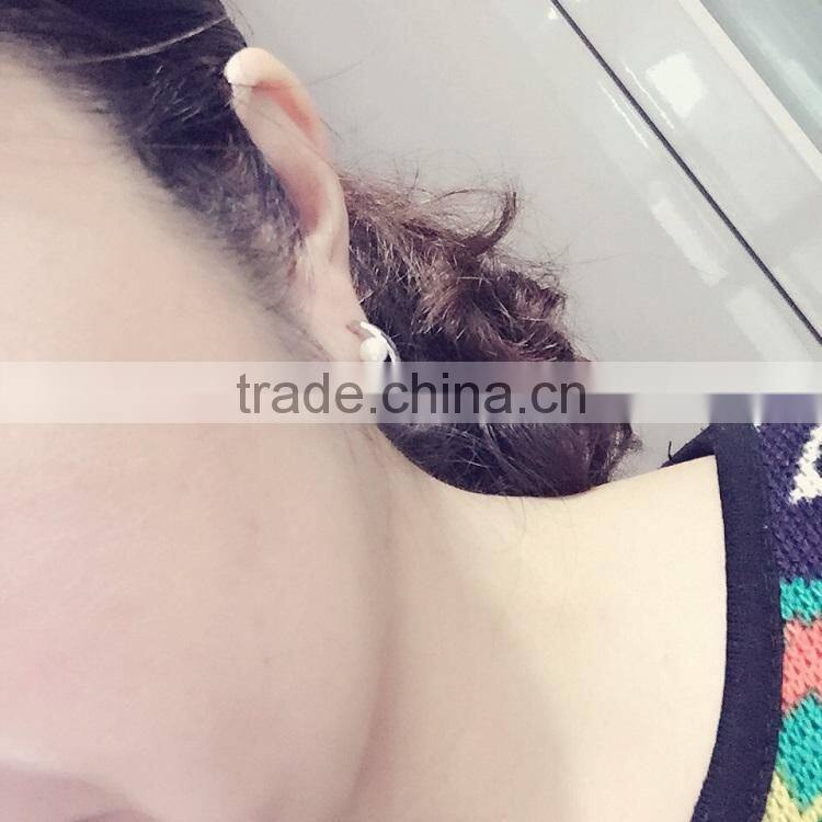 5.5-6 mm Akoya pearl earring