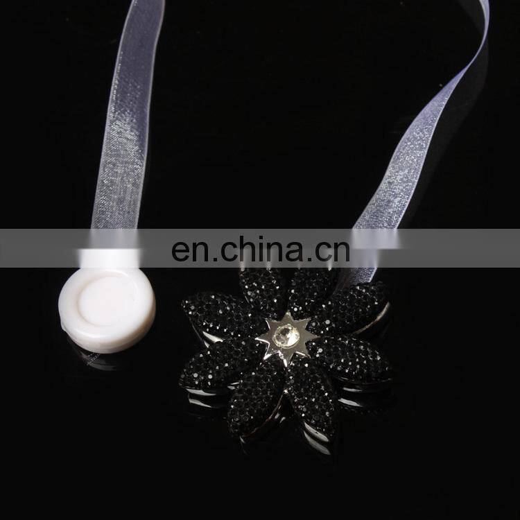 heart-shaped plastic magnet curtain buckle