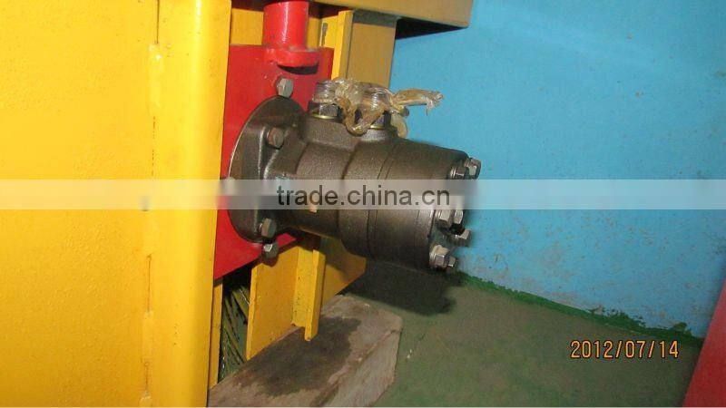 Dustbin wheel mounted tractor Road Sweeper