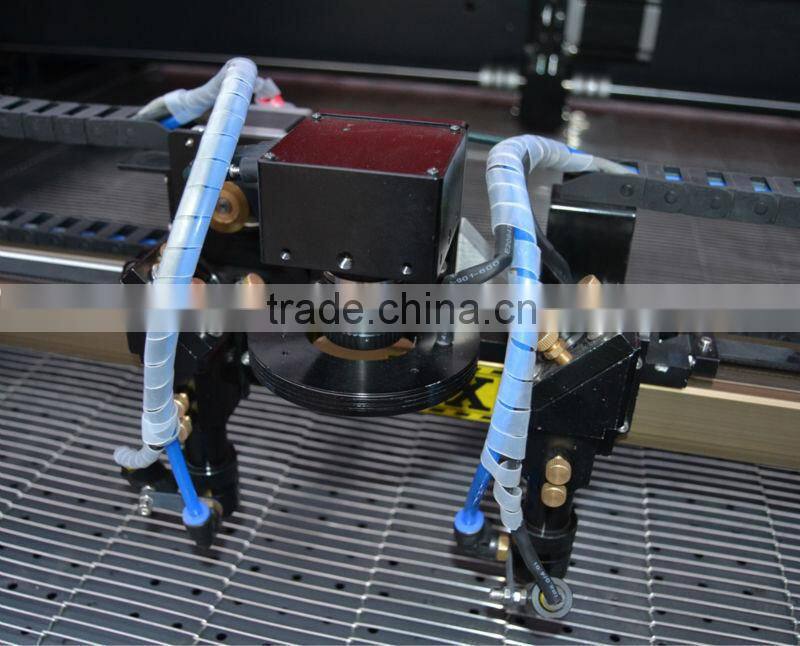 Auto-feeding fabric laser cutting machine