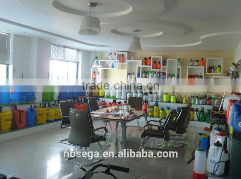 Garden manual sprayer pump hose end sprayer