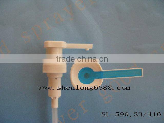 plastic soap pump dispenser has two parts at the top (SL-590,33/410)