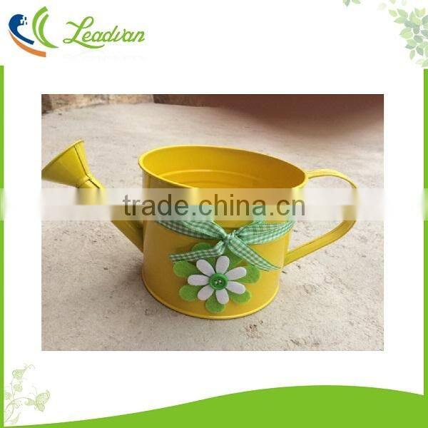 Mini lovely decorative flowerpot metal watering can