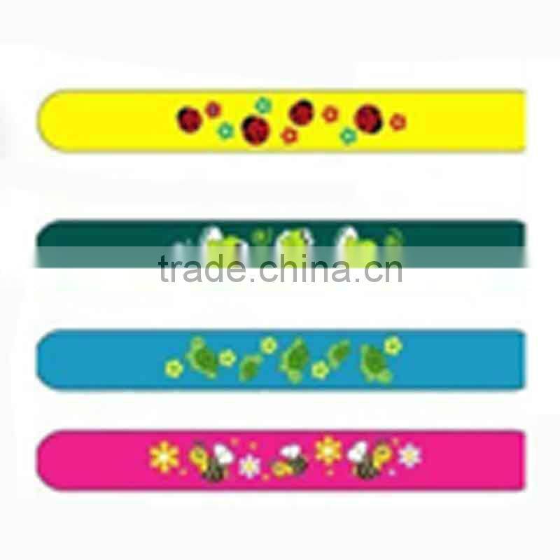Debossed logo silicone reflective slap bracelets
