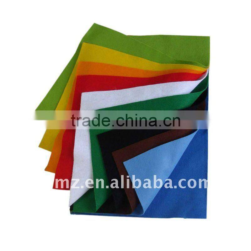 Colored polypropylene felt