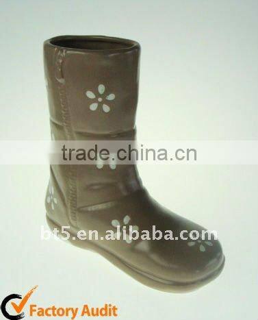 8 inch ceramic shoes vase in red