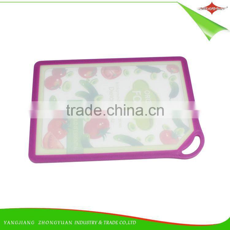 ZY-R1002 high-quality plastic cutting board chopping block with TPR hanging hole