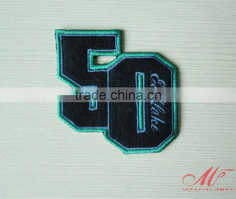 2016 China super embroidery patch and badge labels for clothing