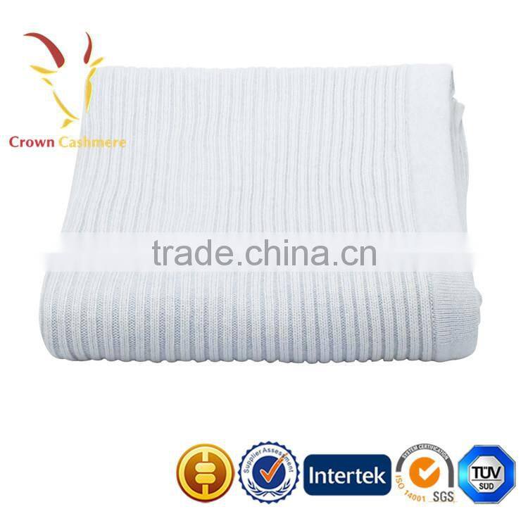 Plain China Knitted Newborn Baby Throw Blanket