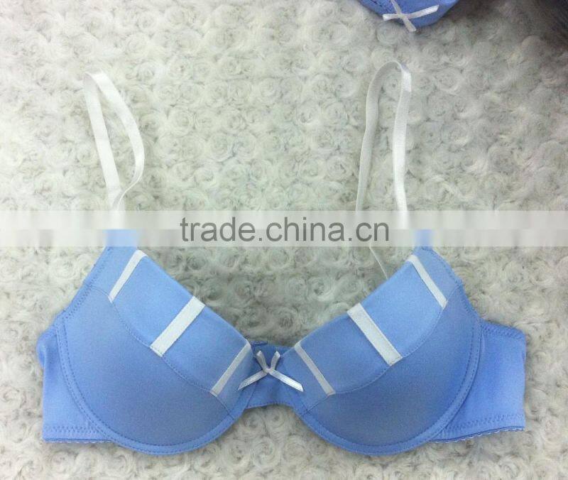 Comfortable High Quality New Design Underwear Panty Unwired Sexy Bra Set