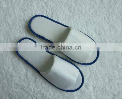 White Hotel Bathroom Slippers With Embroidery