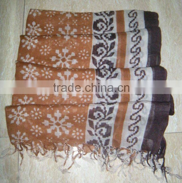 New Beautiful Flower With Dot Print Wool Shawls&scarfs/Fashion 2013