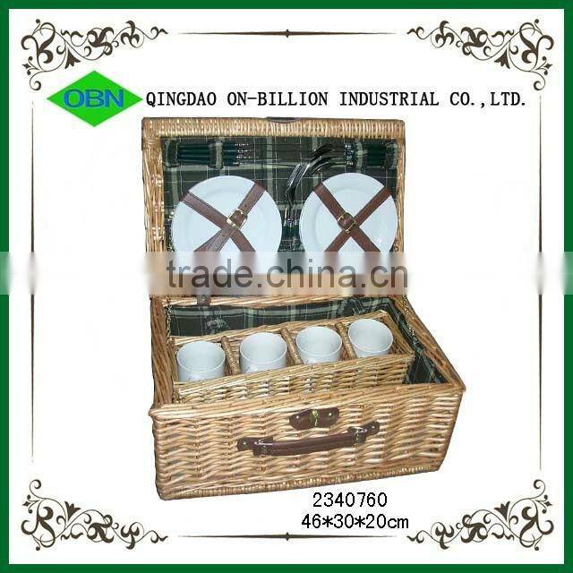 Newly woven lunch basket with lid and lining