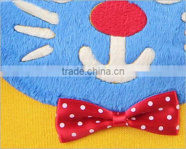 Cartoon style baby knitting sweater raglan sleeve contrast color pullover