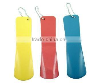 Traditional durable long handled shoe horn