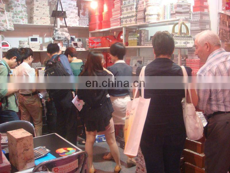 packing eminent printed suitcase