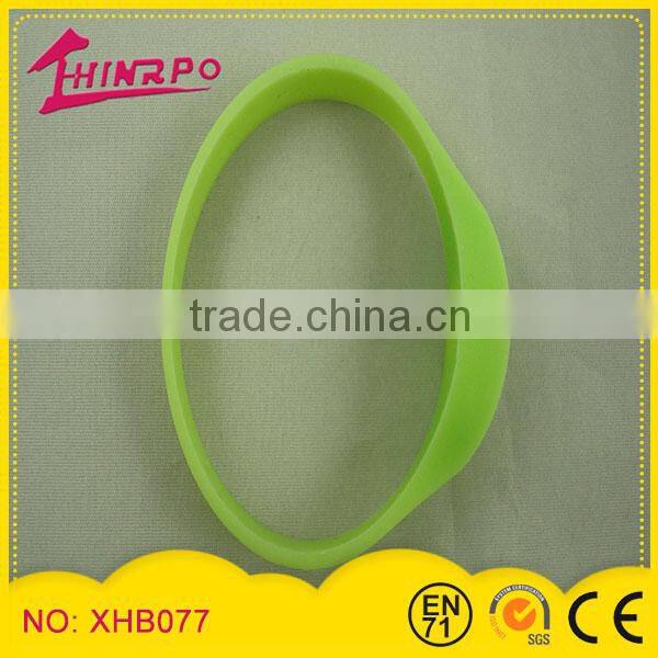 2014 Personalized glow in the dark silicone twist bracelet/ citronella oil bracelet