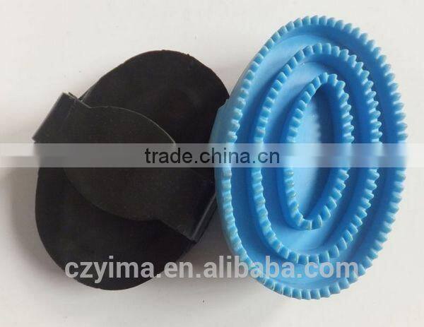 plastic horse curry comb/grooming