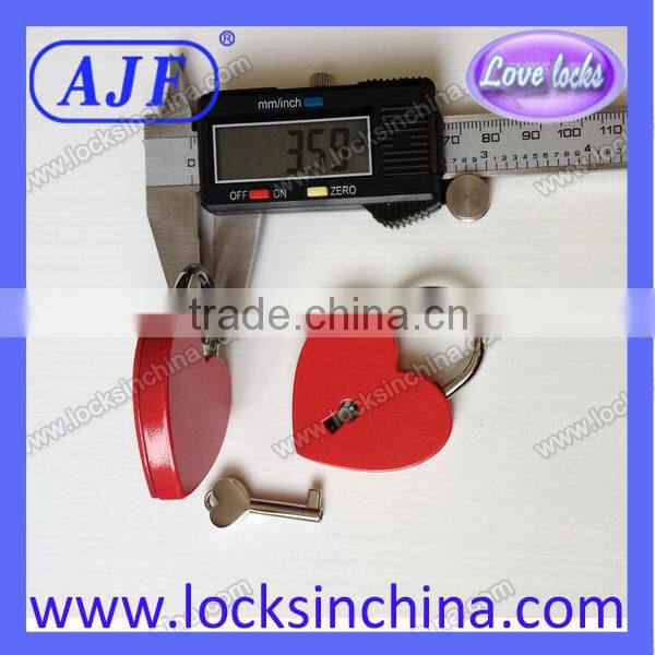 red heart love padlock for lovers and 2014 valentines day gift