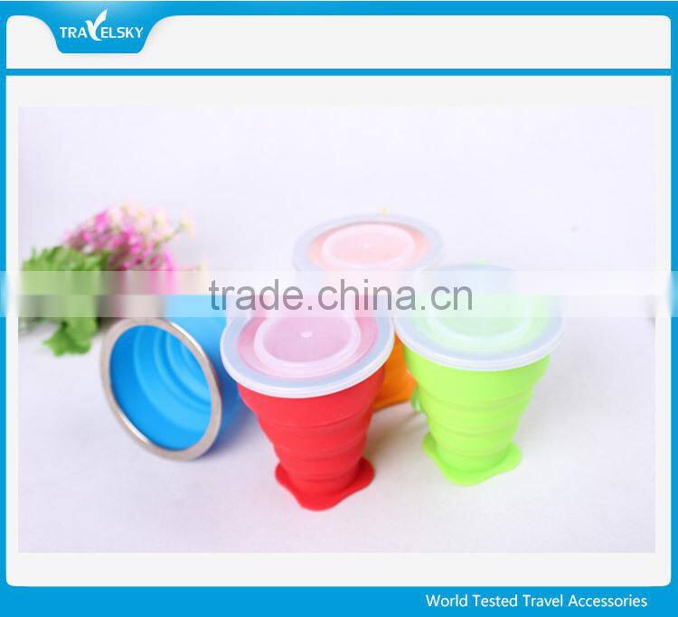 Silicone collapsing foldable cup for travel
