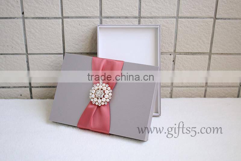Exclusive wedding invitation boxes in handmade
