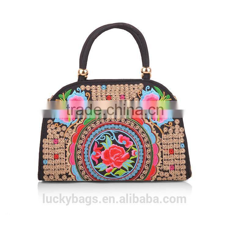 2016 Hot sell woman fashion handbag with wooden beads bag embroidery handbag vanity