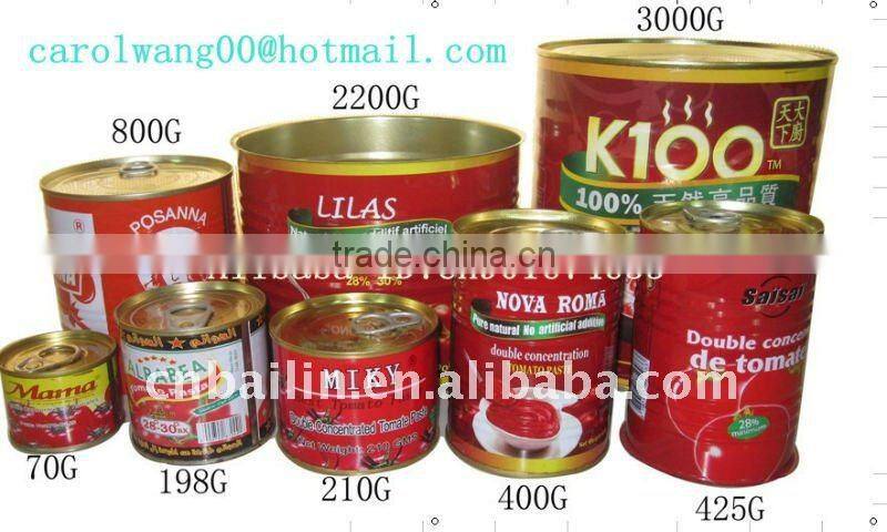dark red and bright red 800gm tomato paste
