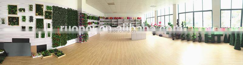 yiwu heart shaped christmas wreath green decorative plastic , faux boxwood heart garland