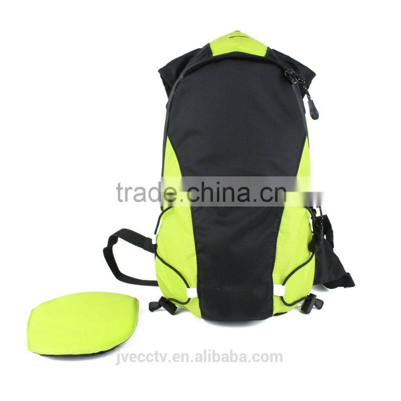 Cycling safety instructions backpack/night ride to light/night ride a warning light