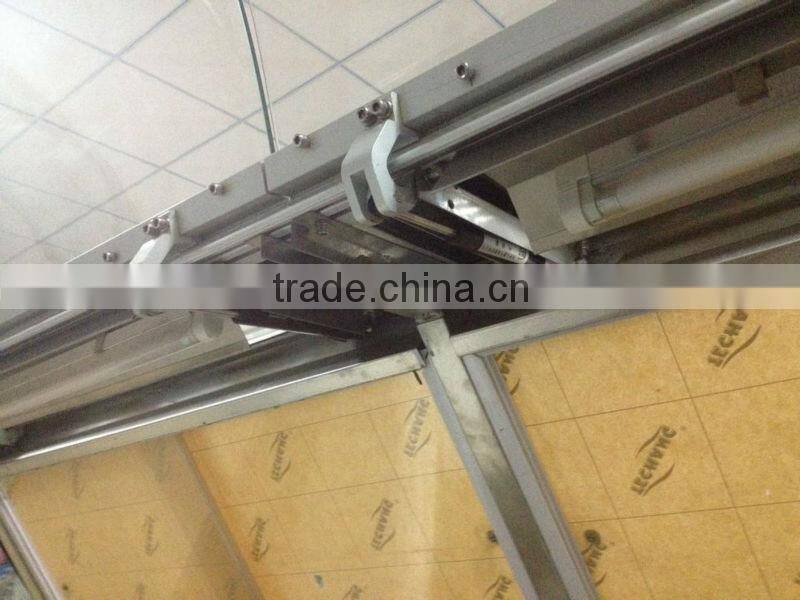 Supermarket fish showcase cooler