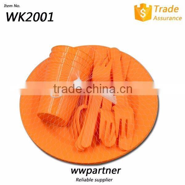 High Quality Plastic Picnic Tableware Set of 16 for Sale