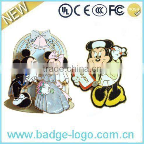 Striking zinc alloy,gold plating,nickel ornament cuff link