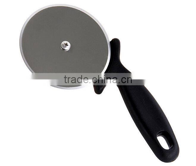 CY135 Stainless Steel Pizza Cutter with handle Pizza Knife