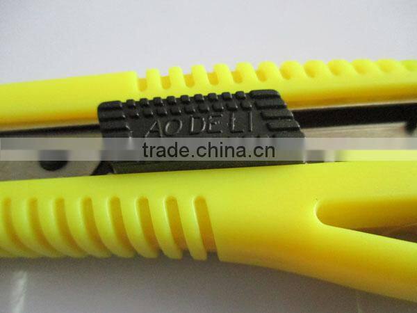quality safety retracting utility knife with utility blade safety knife
