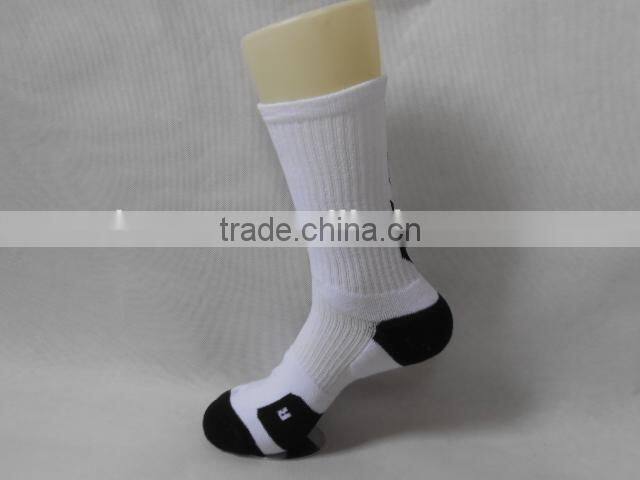 Wholesale knitted irregular men elite custom sports socks