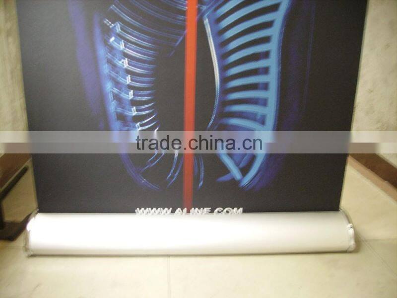 Aluminium roll up/roller banner