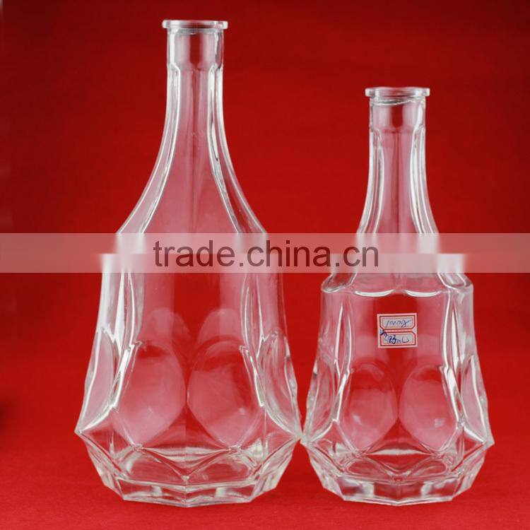 Wholesale crystal skull wine bottle whiskey glass bottle shaped glass bottles