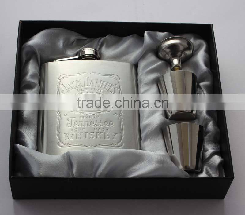 6oz embossed mini flask set with funnel and cups gift box packing hip flask set 18-8 stainless steel hip flask set Pb free